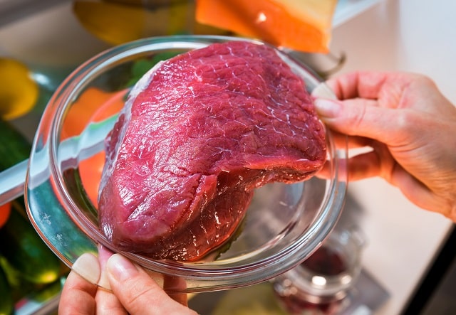 Как правильно хранить продукты в холодильнике - Свежее мясо