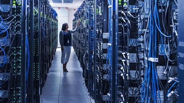 Выделенный сервер (Dedicated server): что это за услуга, как выбрать, кому подойдет - фото1
