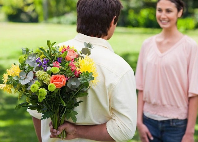 Какие цветы подарить девушке на первом свидании: полезные советы для парней - фото3