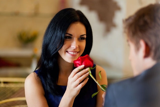 Какие цветы подарить девушке на первом свидании: полезные советы для парней - фото4