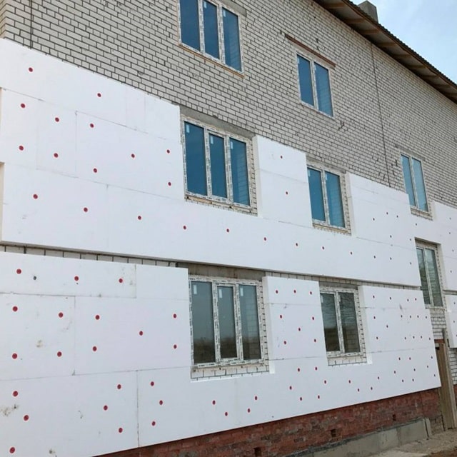 Минеральная вата, пенопласт и пенополистирол: особенности, что лучше для наружного утепления стен - фото2