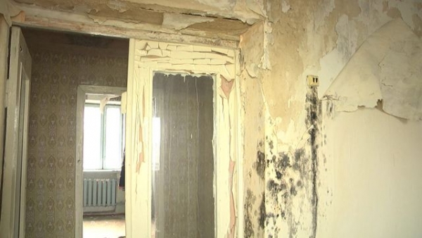 В селе Красный Маяк вот уже 20 лет разрушаются 4-этажные дома
