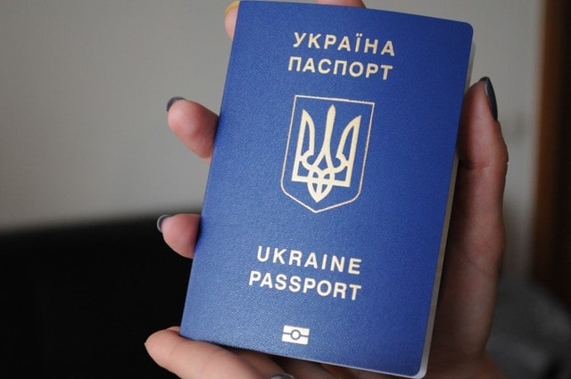 Чтобы получить кредит, женщина испортила собственный паспорт
