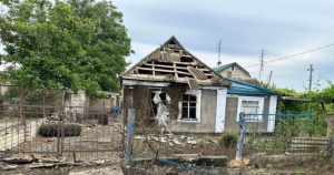 Россияне в Бериславском районе повредили жилые дома, школу и пекарню