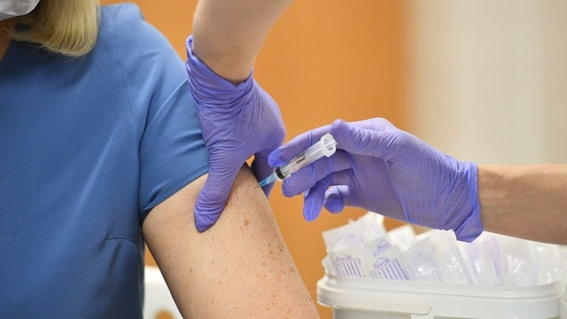 В ХОГА призывают жителей региона активнее вакцинироваться от коронавируса
