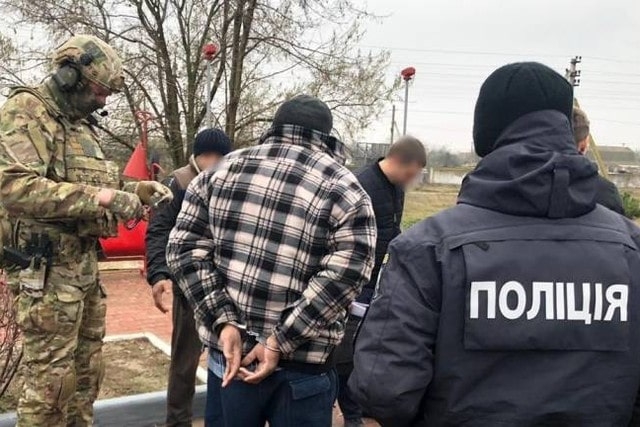 Правоохранители задержали банду вымогателей (видео)