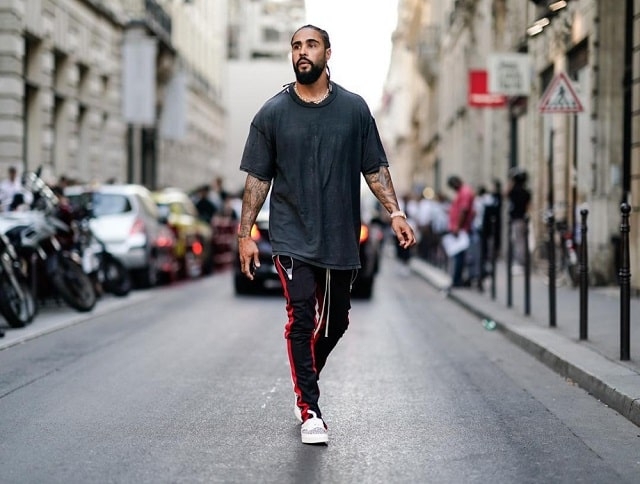 Футболки Oversize: что это такое и как носить