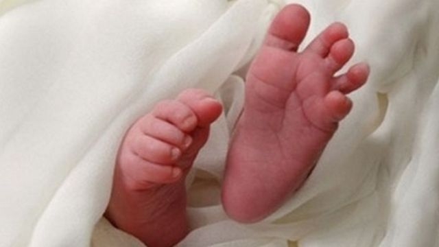 Медикам Херсона не удалось спасти новорожденную девочку, брошенную матерью в шкафу