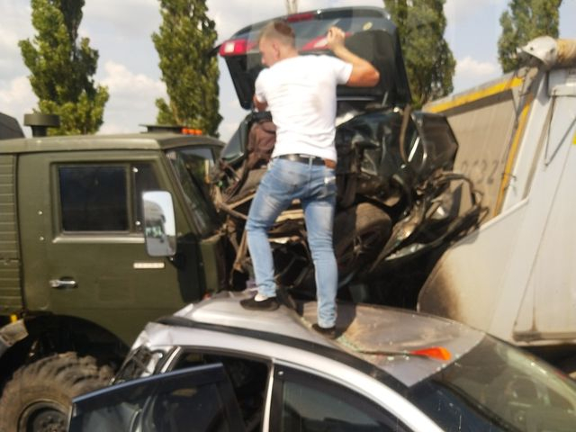 В ДТП на трассе Николаев – Херсон повреждены 4 автомобиля