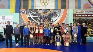 Юные херсонские спортсмены на чемпионате по борьбе завоевали две медали