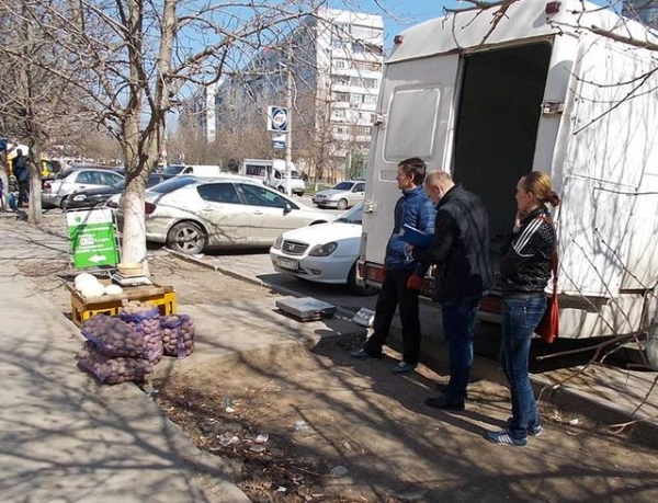 В Херсоне сражаются со стихийной торговлей и незаконным оказанием транспортных услуг