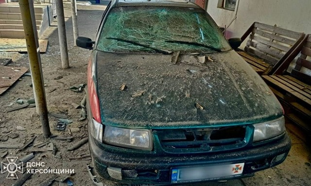Россияне ударили дронами по пожарной части в Белозерке
