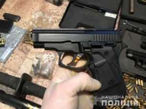 У херсонского стрелка обнаружили целый арсенал оружия и патронов