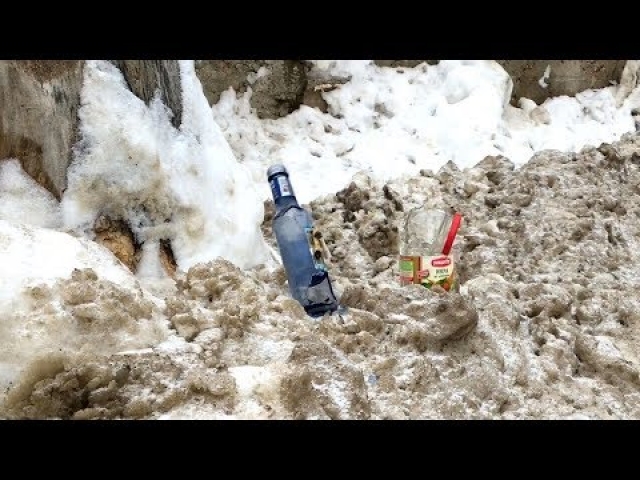 Молодые люди напугали жителей села стрельбой по бутылкам