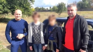 Полицейские вернули домой подростков из Чернобаевки, гулявших в Херсоне