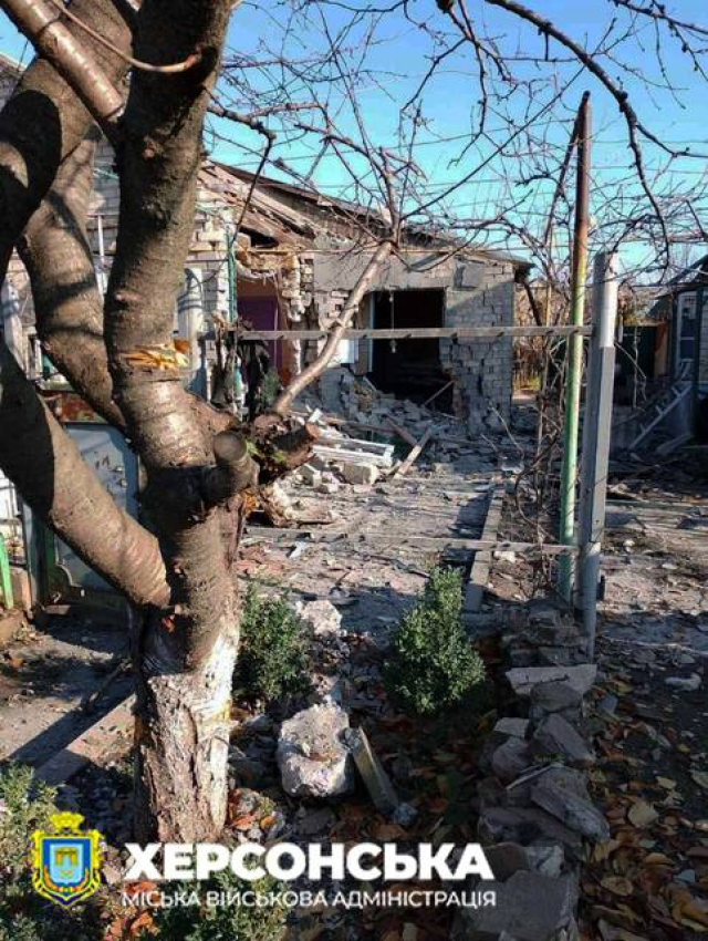 Россияне повредили во время обстрела Зеленовки несколько домов