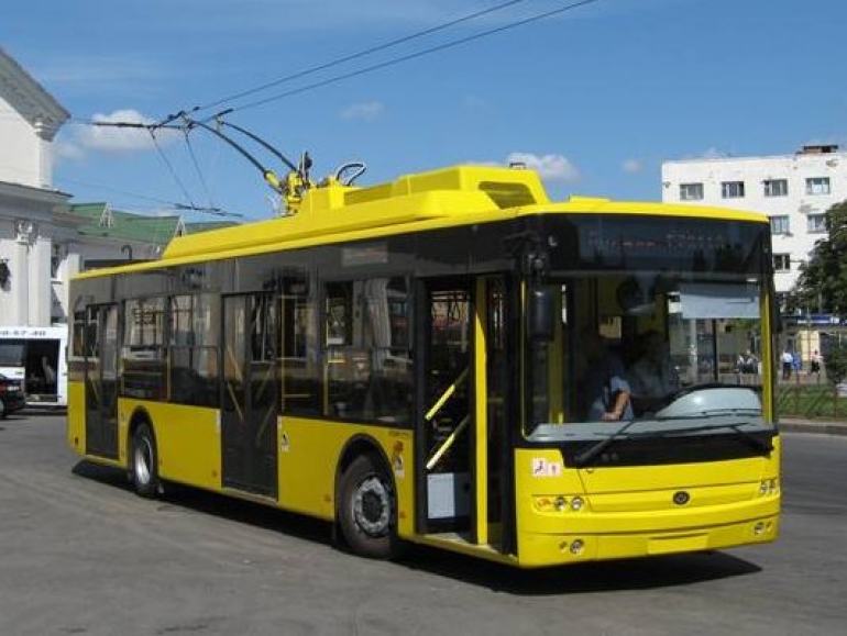 До конца сентября на улицах Херсона появится несколько новых троллейбусов