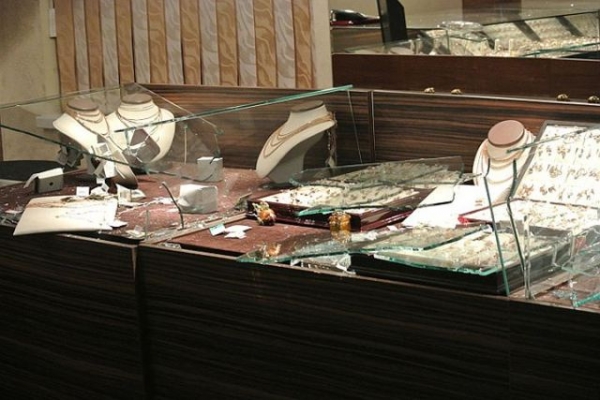 Вооруженное ограбление ювелирного магазина в Херсоне