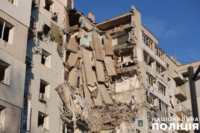 Близнецам, потерявшим маму во время попадания в квартиру авиабомбы, окажут помощь
