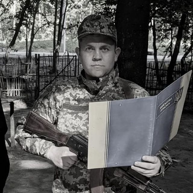 В Коломые в последний путь проводили защитника из Херсонской области