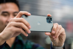 Как ухаживать за iPhone: чистка, правильная зарядка и другие полезные рекомендации