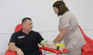 Центру крови срочно требуется кровь с положительным и отрицательным резусом