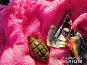 Во время выезда на семейный скандал правоохранители нашли в квартире гранату