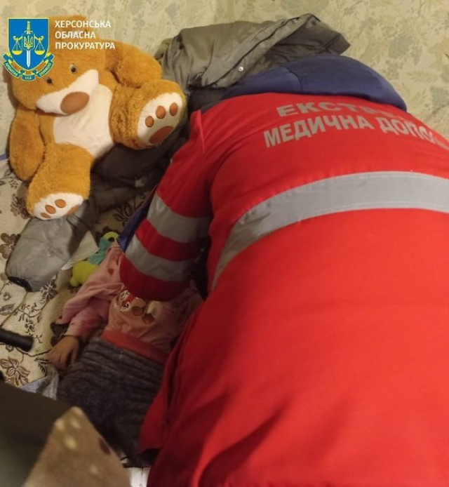 Российские оккупанты ранили 3-летнюю девочку - она в реанимации