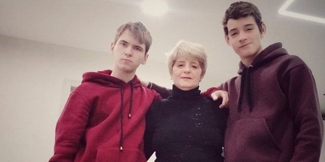 Волонтеры вернули в Украину двух подростков
