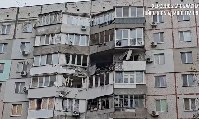 Враг обстрелял Херсон баллистикой – в больнице скончался 19-летний парень