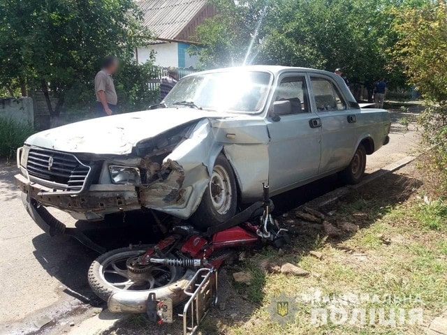 Двое подростков пострадали в дорожной аварии в Великой Александровке