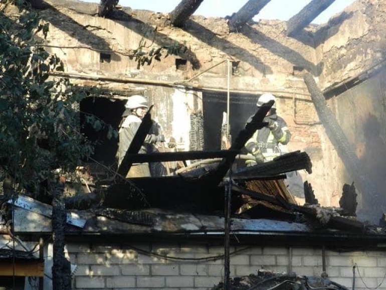 Херсон прощается с погибшими в огне и помогает выжившим (видео)