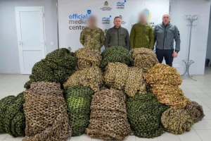 Морским пехотинцам передали партию маскировочных сеток