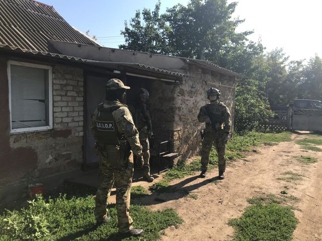 Разоблачена группа вымогателей, орудовавшая на КПВВ «Каланчак»