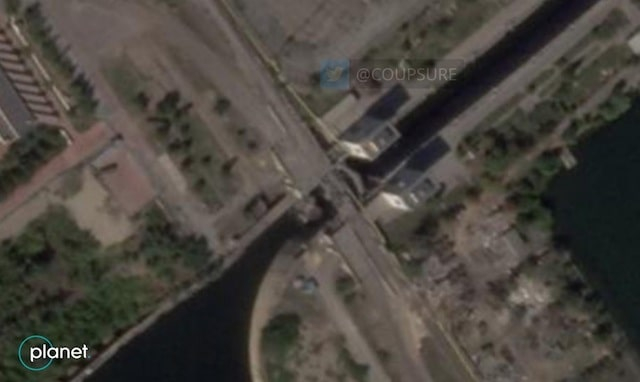 Удар ВСУ по мосту возле Каховской ГЭС - разрушен один из пролетов