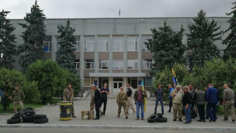 В Олешках требуют отставки главы райадминистрации
