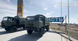 Украинским военным переданы грузовые автомобили и 100 FPV-дронов