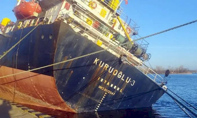 Российские ракеты поразили в порту Херсона судно под флагом Турции