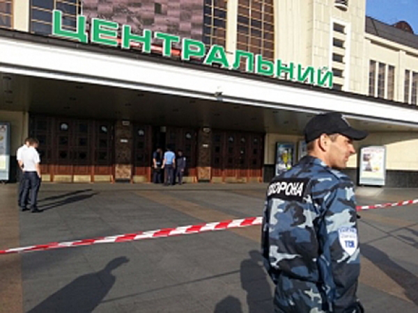 Кто «заминировал» ЖД вокзал в Херсоне, ищет МВД 