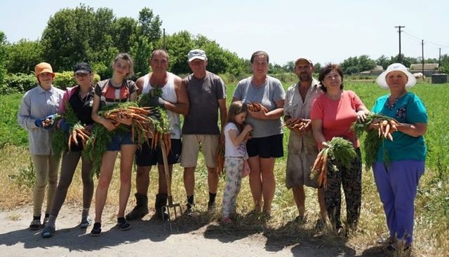 Селяне объединились, чтобы со своим урожаем выйти на рынок