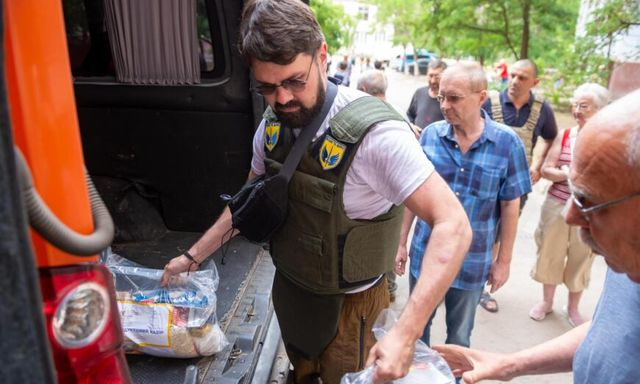 Более 500 семей в Херсоне получили гуманитарную помощь