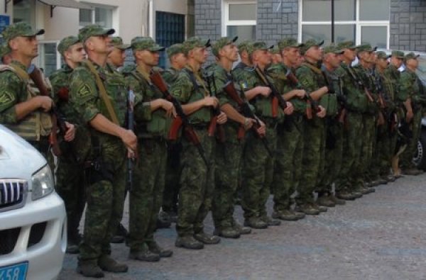 На Донбасс отправились 30 стражей правопорядка 