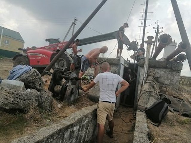 В селе Осокоровка общими усилиями восстановили водоснабжение