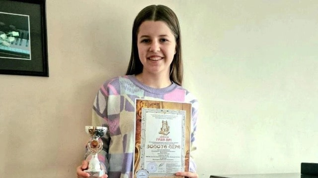 Школьница из Геническа завоевала первое место на конкурсе в Днепре