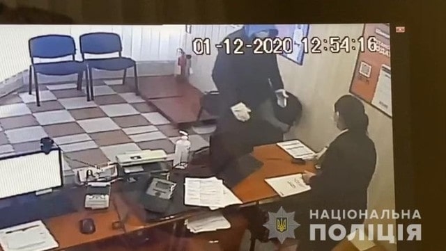 Правоохранители задержали подозреваемого в разбойном нападении на кредитное учреждение