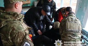 Полицейские вывезли из прифронтового села пожилых супругов