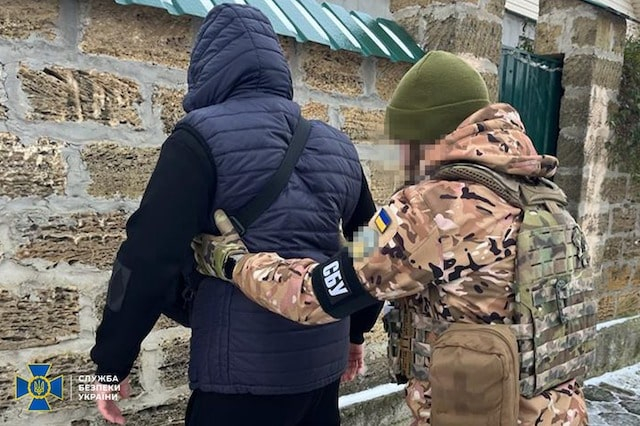 Сотрудники СБУ задержали двух коллаборантов
