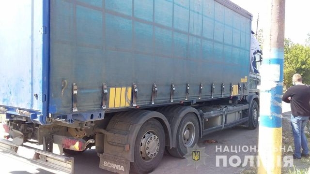 Нелепая смерть – под колесами грузовика погиб пожилой человек