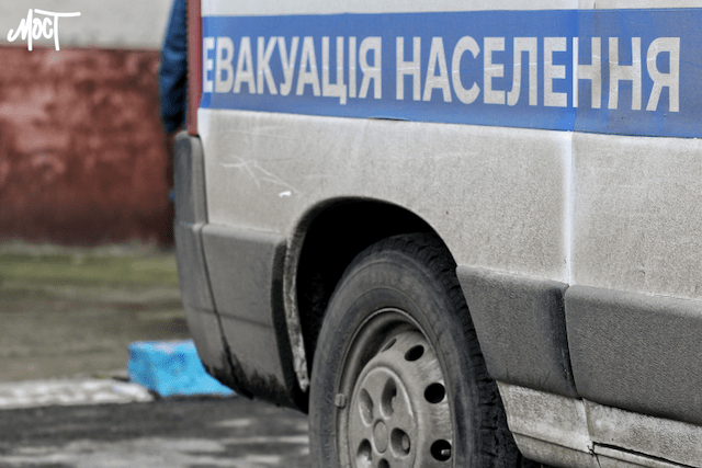 Полицейские эвакуировали из-под обстрелов троих пенсионерок