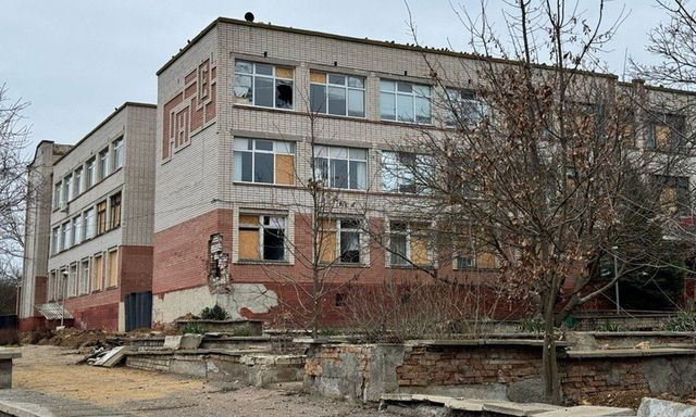Во время ночного обстрела россияне повредили три образовательных учреждения